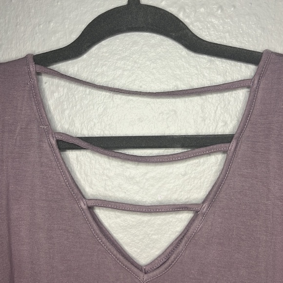 Lavender Charlotte Russe shoulder cut. Back side V cut w/ stripe cutout - Picture 4 of 5